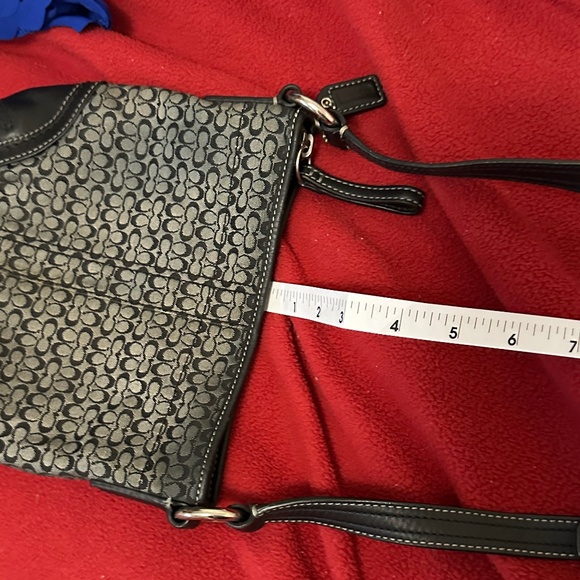 Beautiful Coach Crossbody signature C’s black/gray canvas/leather purse - Picture 16 of 16